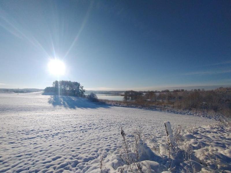 Między Olchami domek nad jeziorem. Noclegi całoroczne. Cisza, spokój. Barczewo Exterior foto
