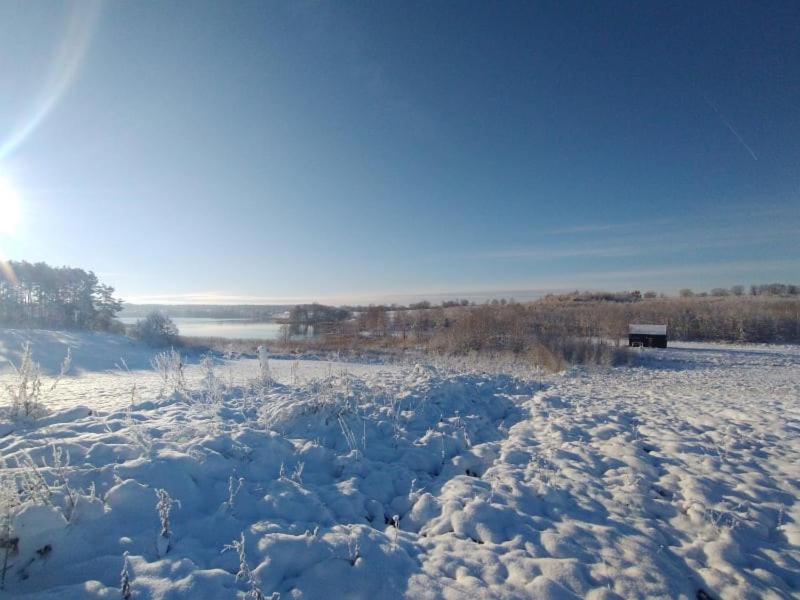 Między Olchami domek nad jeziorem. Noclegi całoroczne. Cisza, spokój. Barczewo Exterior foto